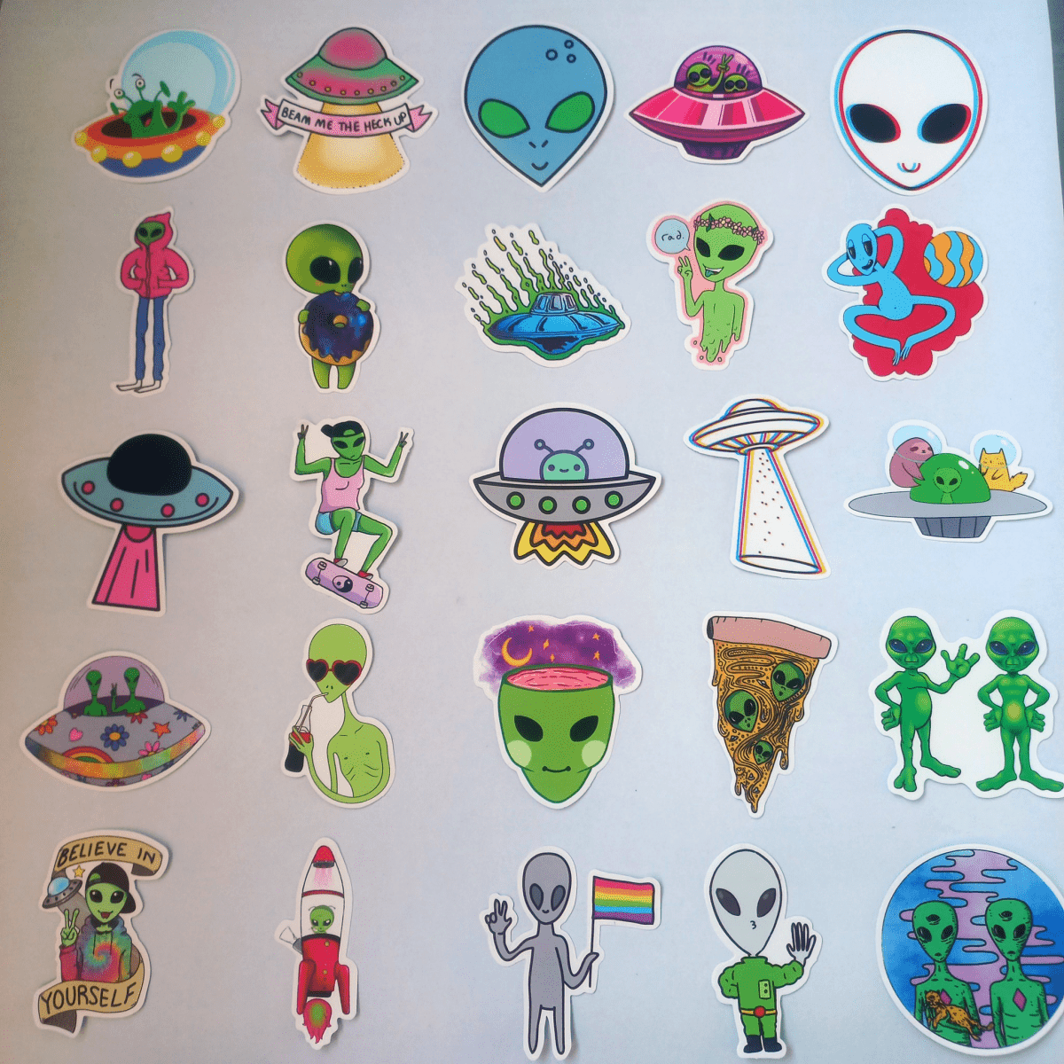 Pachet Stickere Extraterestrii Amuzanti 50 buc. - StickerJoy