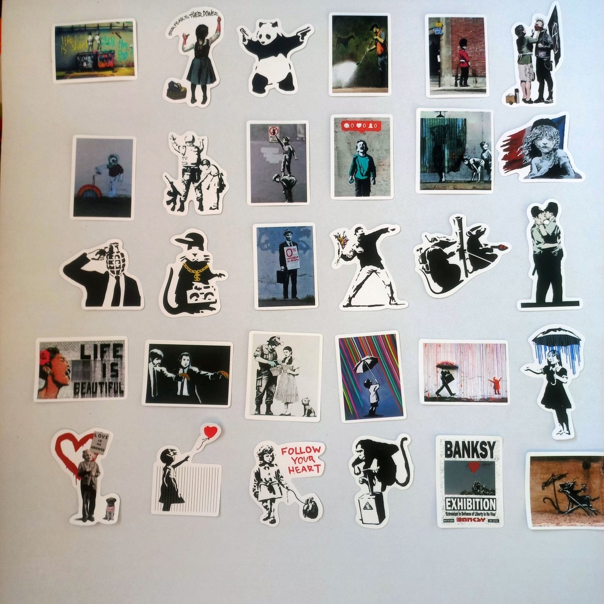 Pachet 64 Stickere Banksy – Artă Urbană Iconică - StickerJoy