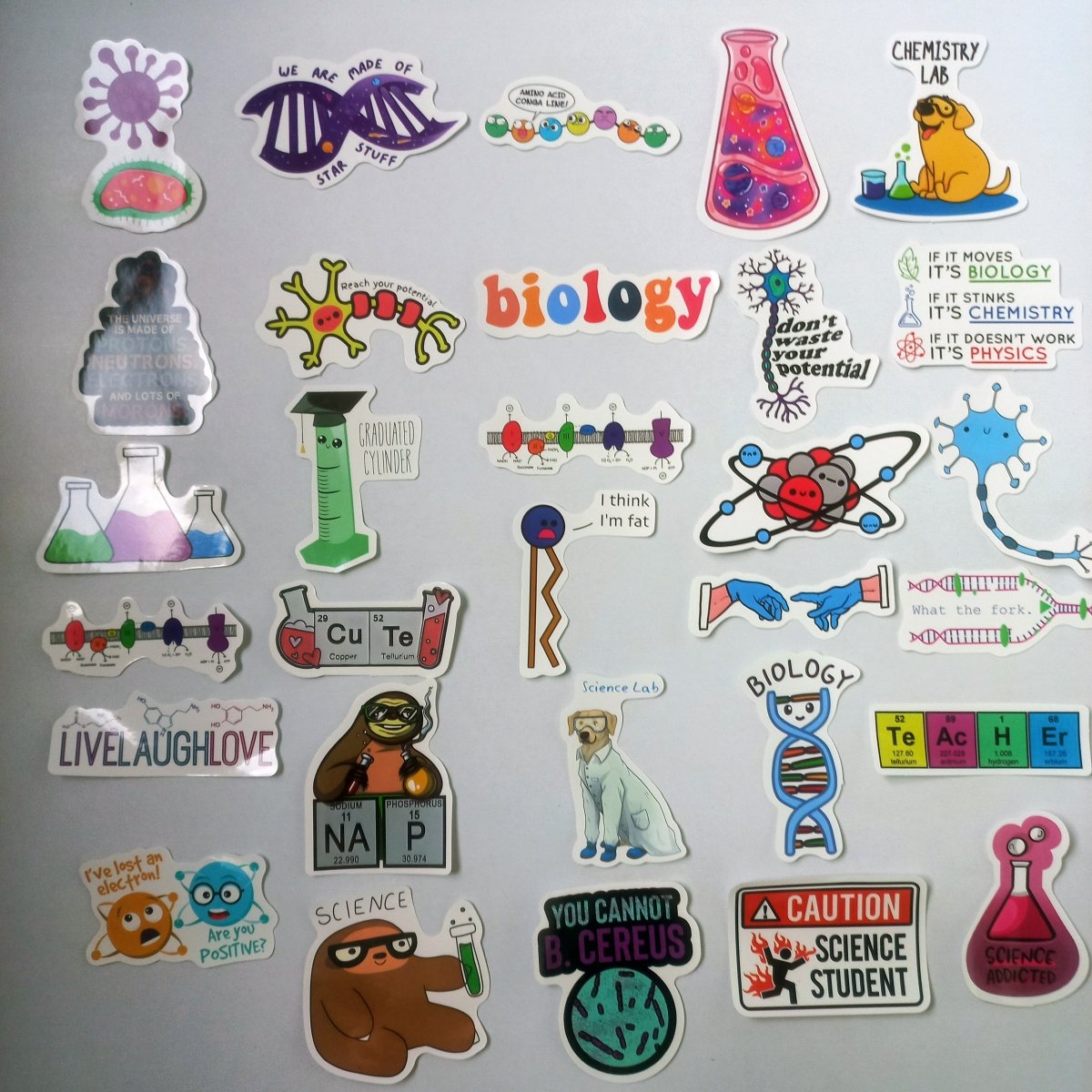 Set 50 Stickere Stiința – Chimie, Biologie, Fizica & Laborator Amuzant - StickerJoy