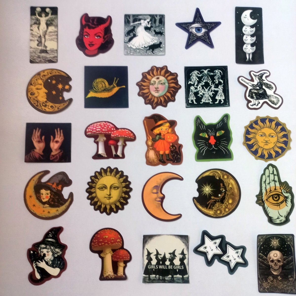Set 50 Stickere Mistice & Vintage – Tarot, Astrologie, Luna și Soare - StickerJoy