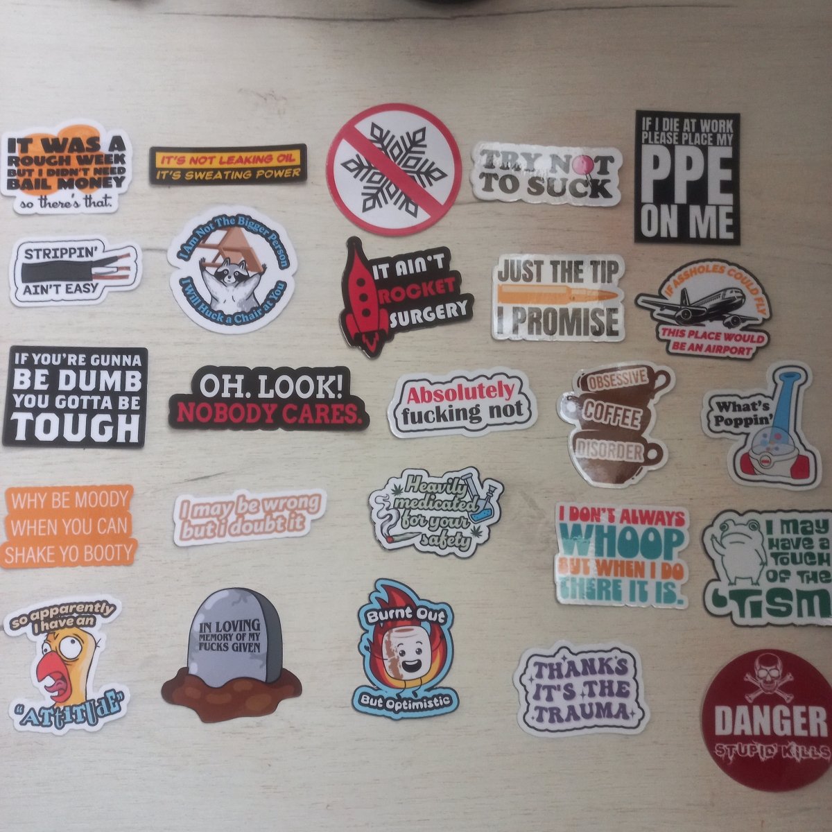 50 Stickere Hardhat Premium – Stickere Amuzante - StickerJoy