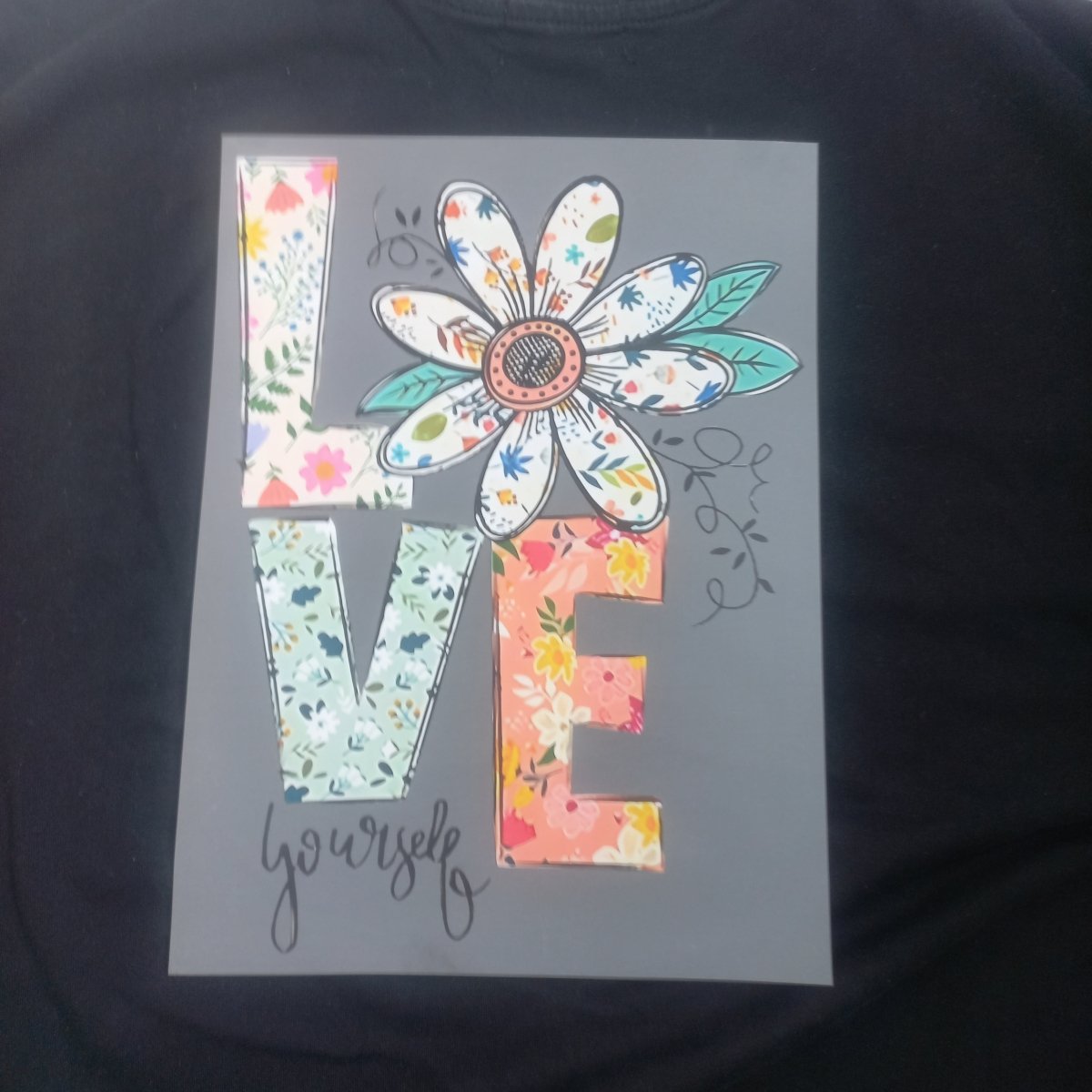 Sticker DTF “Love Yourself” – Design Floral Pastel pentru Tricouri - StickerJoy