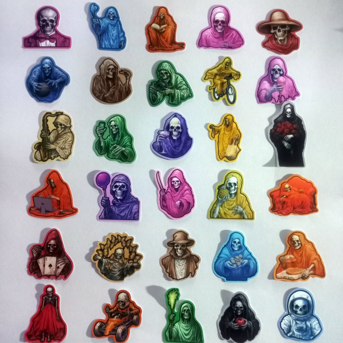 Pachet Stickere Scheleți Amuzanți – 50 Modele cu Fantome în Stil Comic - StickerJoy