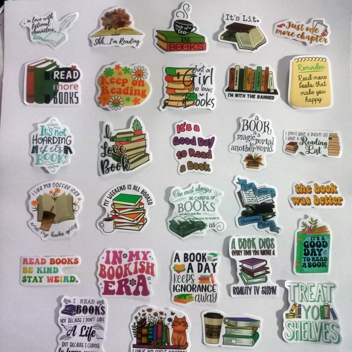 Pachet Stickere cu Mesaje Despre Cărți – 50 Stickere pentru Pasionații de Lectură - StickerJoy