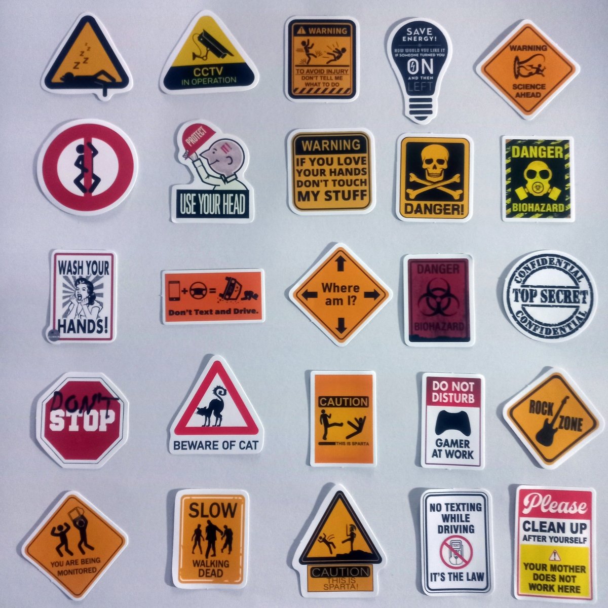 Pachet Stickere Avertizare Amuzante – 50 Stickere Tip Semne și Mesaje Haioase - StickerJoy