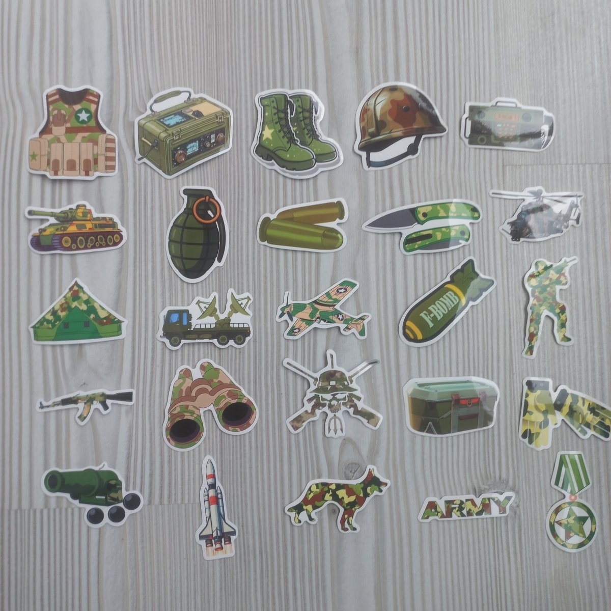 50 Stickere Army Premium – Set Stickere Militare Tactical Rezistente la Apa pentru Laptop Telefon - StickerJoy