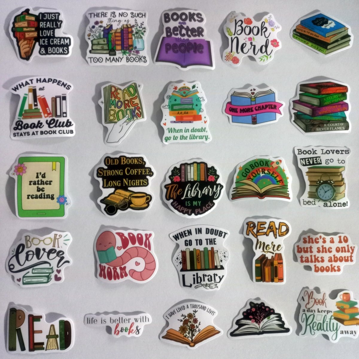Pachet Stickere cu Mesaje Despre Cărți – 50 Stickere pentru Pasionații de Lectură - StickerJoy