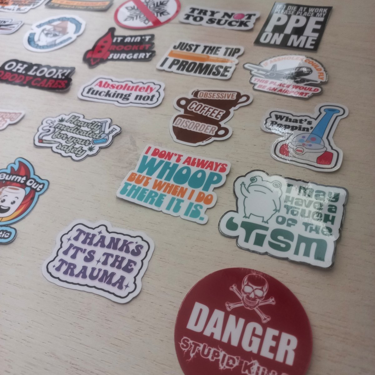 50 Stickere Hardhat Premium – Stickere Amuzante - StickerJoy