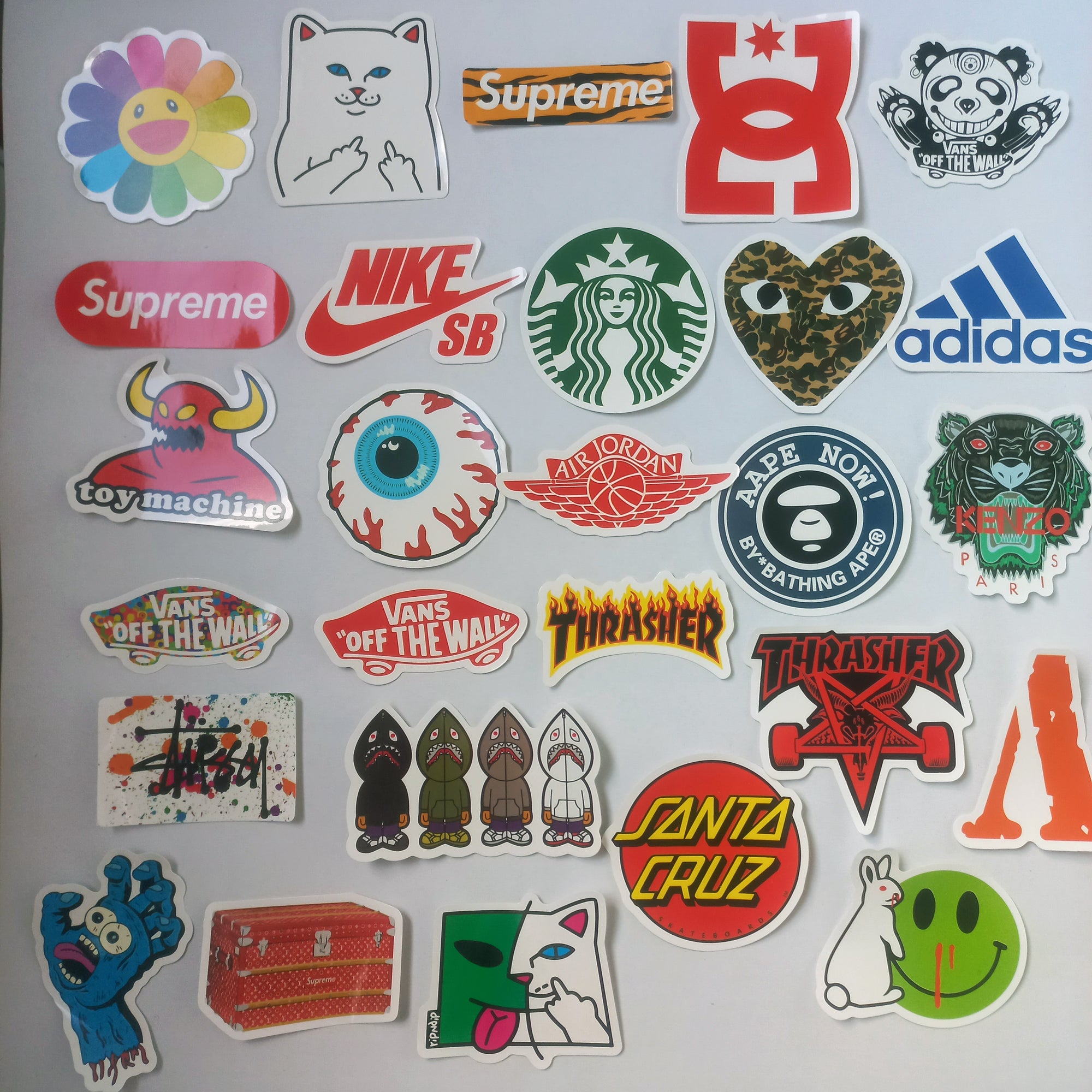 Stickere cu logo-uri branduri celebre și fashion – set 100 bucăți