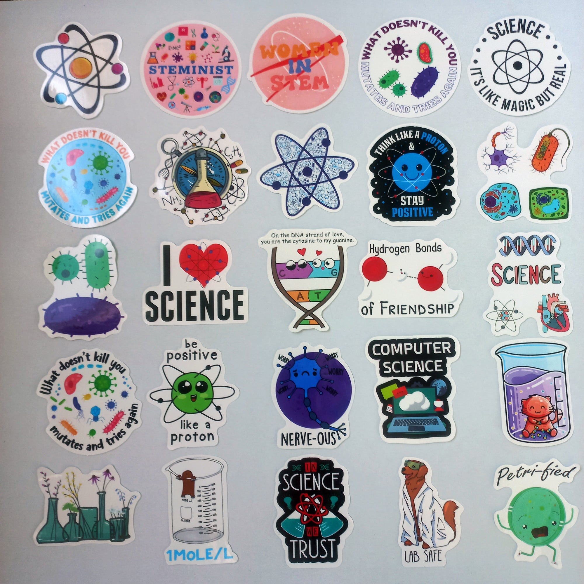 Stickere cu tematică științifică – biologie, chimie și laborator, set 50 bucăți