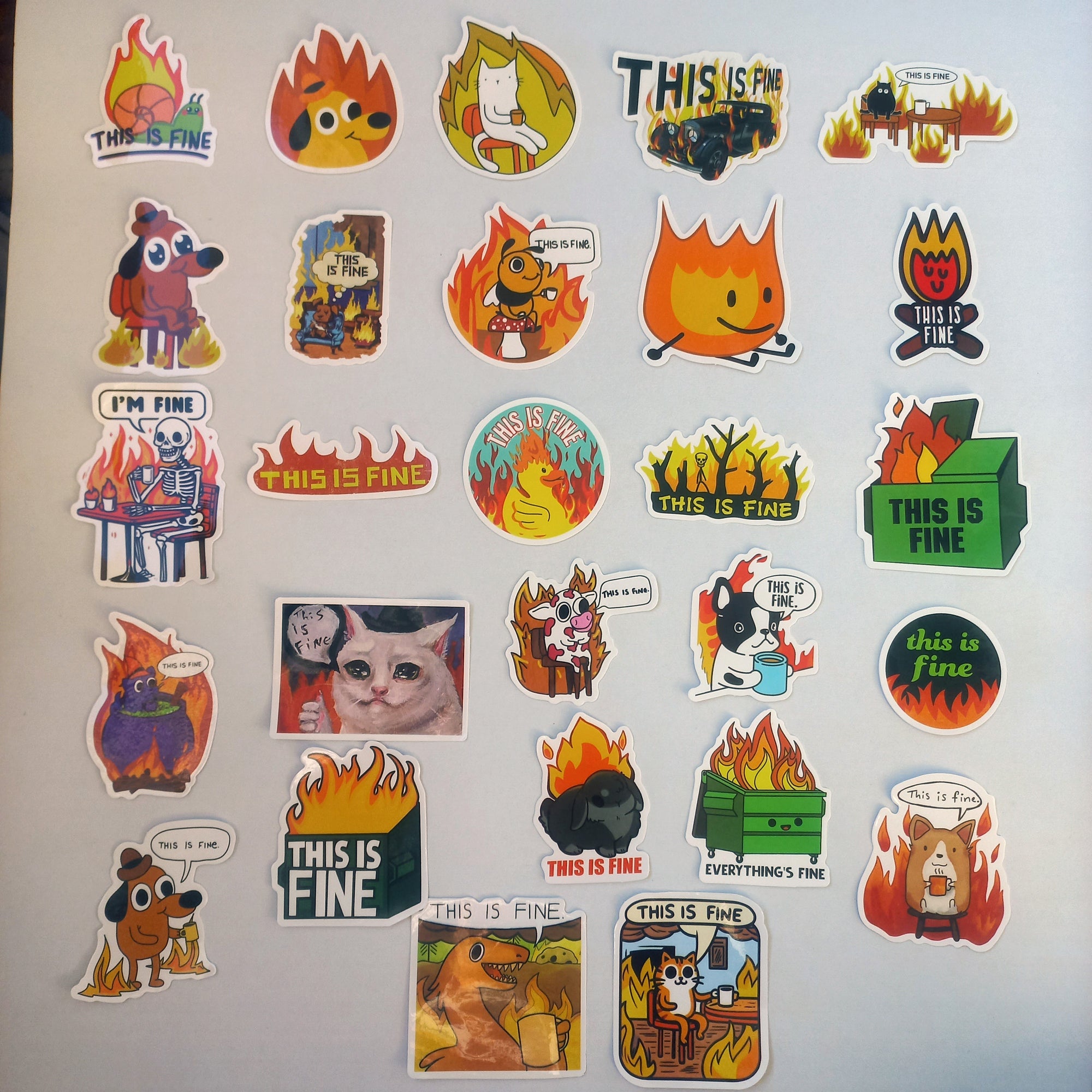 Stickere decorative „This Is Fine” pentru laptop, telefon și caiete